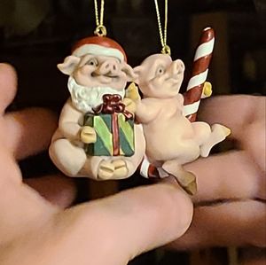 Big Sky Carvers Pigs Ornaments